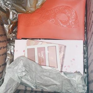 too faced palette and tarte contour palette